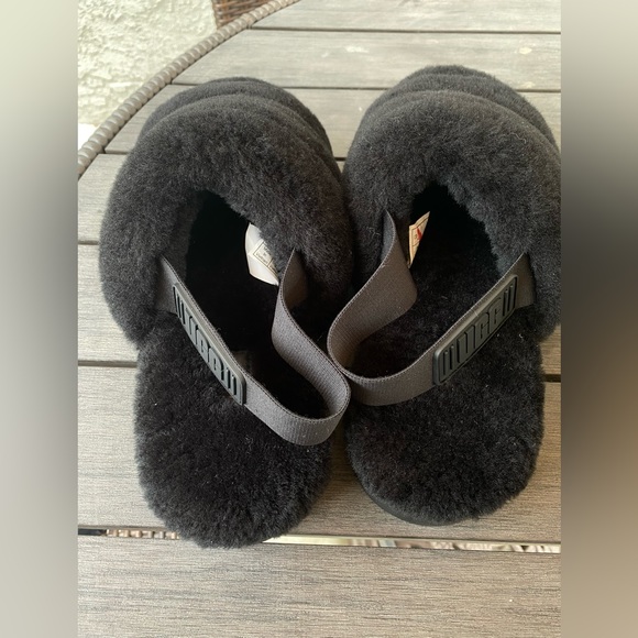 Womens UGG slippers - Picture 9 of 10